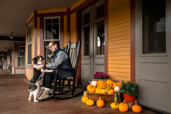 20251008_Porches_Fall144 (1)